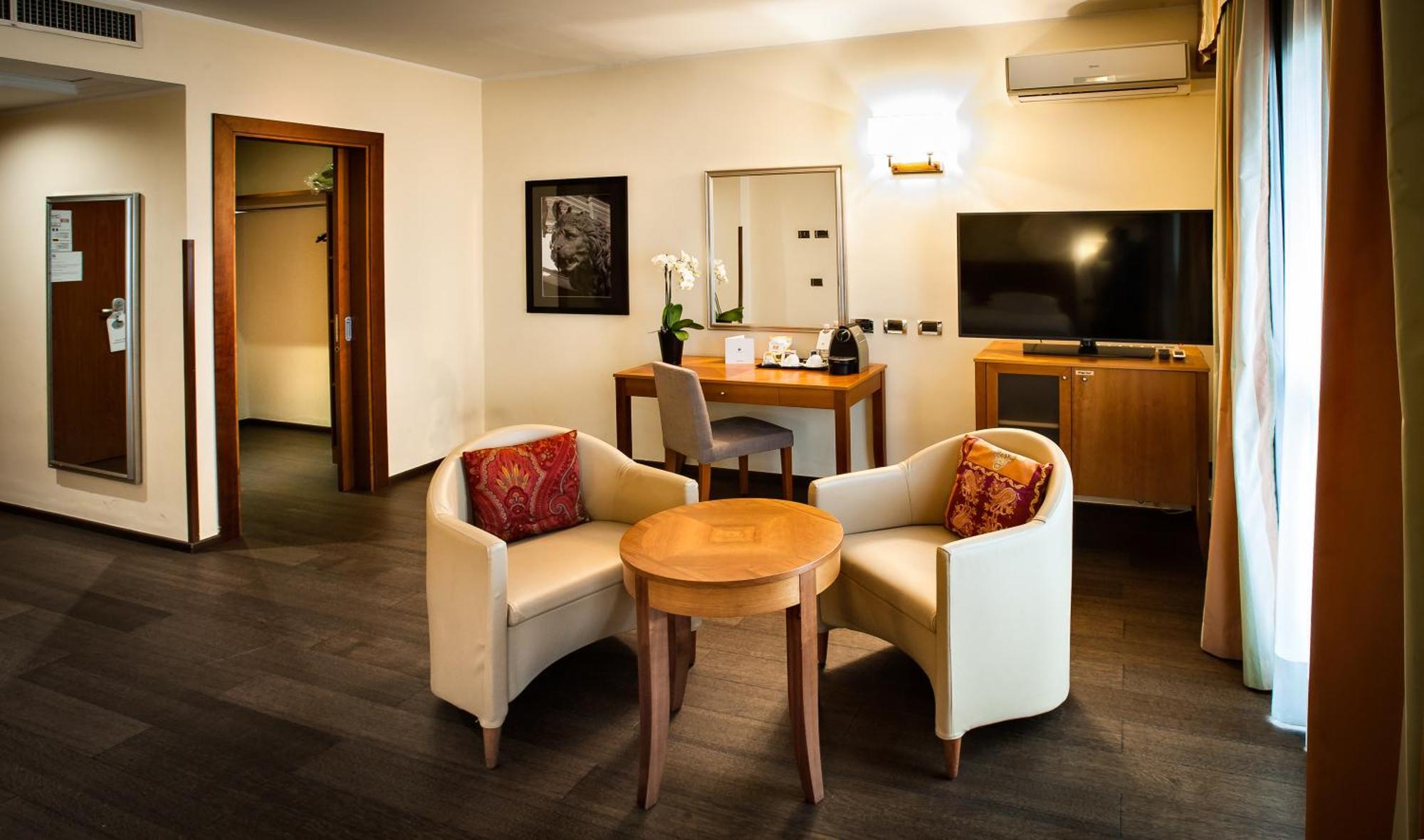 Hotel Dei Cavalieri Caserta - La Reggia Szoba fotó