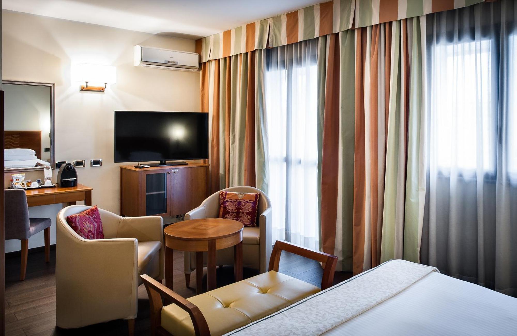 Hotel Dei Cavalieri Caserta - La Reggia Szoba fotó