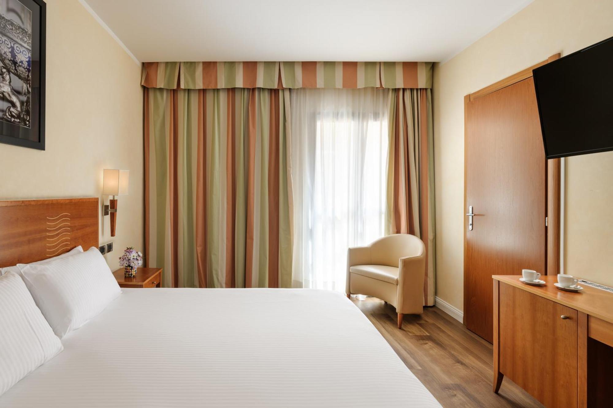 Hotel Dei Cavalieri Caserta - La Reggia Kültér fotó