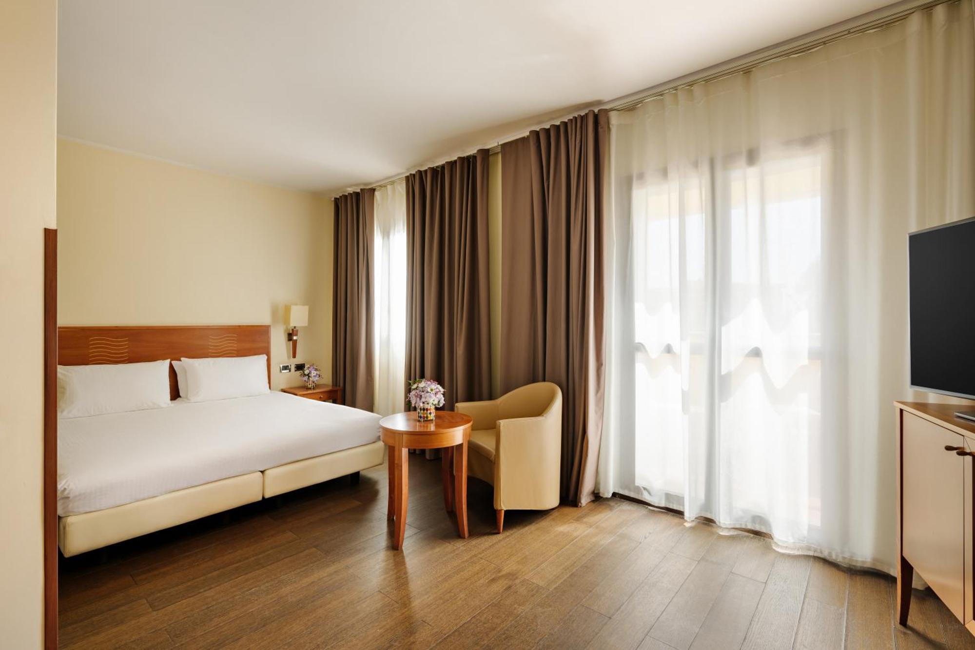 Hotel Dei Cavalieri Caserta - La Reggia Kültér fotó